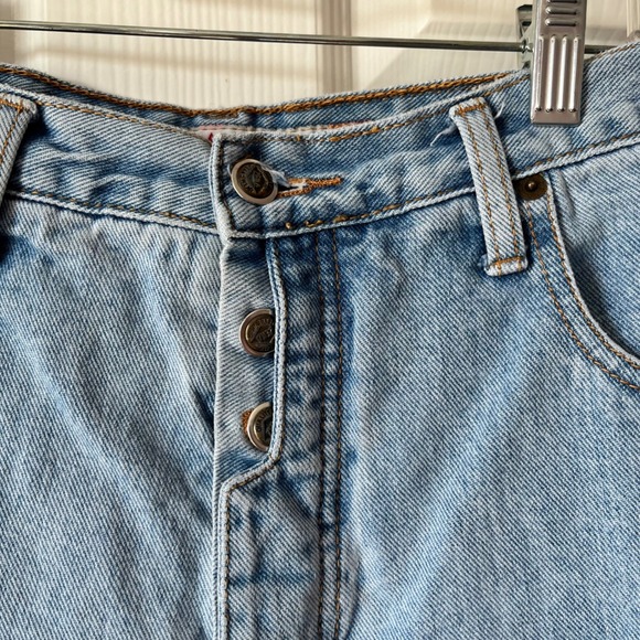 Zena Jeans Women's Size 13 Light Wash Denim Shorts Button‎ Fly Rose Embroidered - Picture 6 of 10